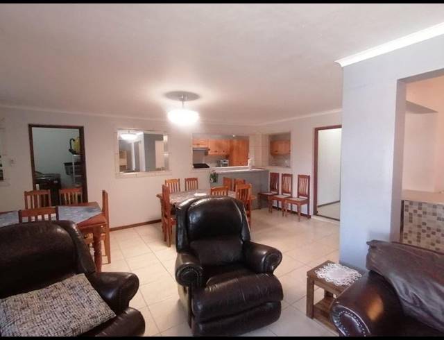 5 BEDROOM HOUSE FOR SALE IN FRAAIUITSIG
